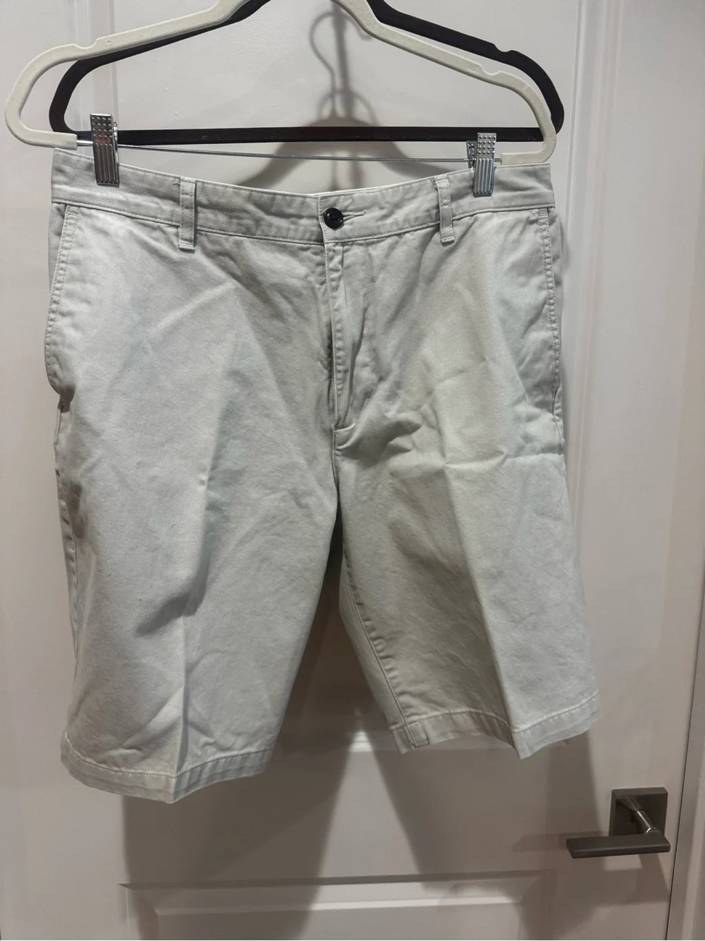 Dockers Men's Flat Front Shorts in Light Gray